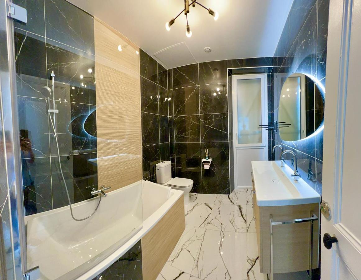 Appartement De Luxe Avec Fresque, Hyper Centre Et Parking Sure Fontainebleau Bagian luar foto